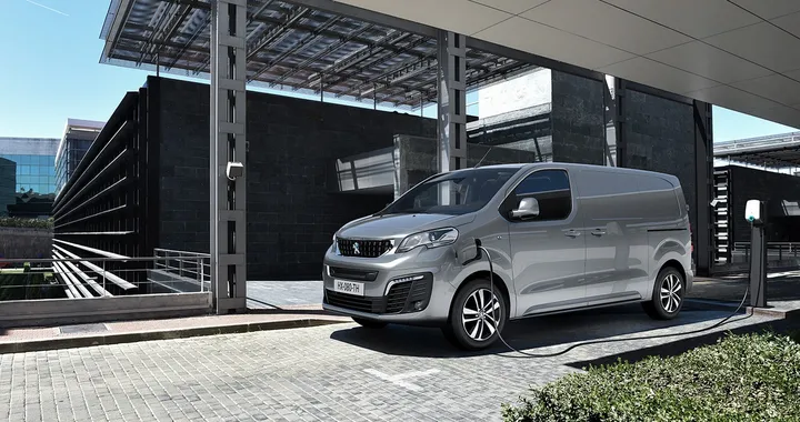 Nuovo Peugeot e-Expert, il furgone compatto diventa 100% elettrico