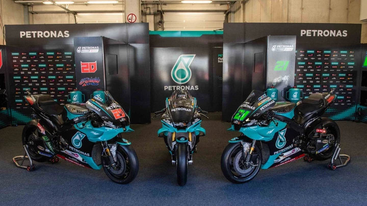 Yamaha R1: svelata la Replica del team di MotoGP Petronas