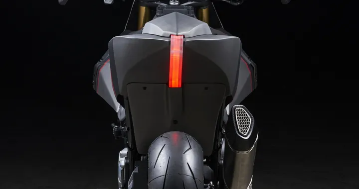 Officine GP Design X-Mutant C5 (2)