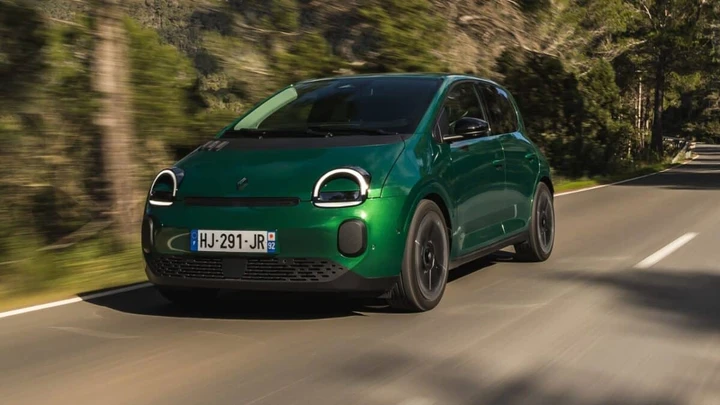 Nuova Twingo E-Tech: l'elettrica sbarca in Italia a 19.500€