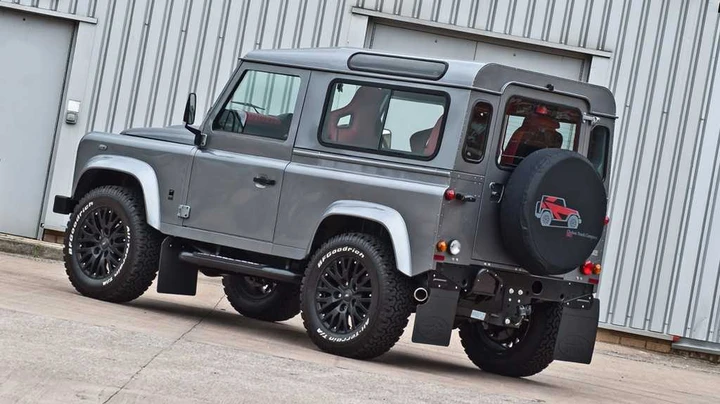 Land Rover Defender XS 90 by Kahn