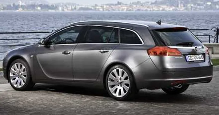 Opel Insignia: da agosto motori più efficienti