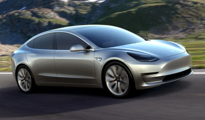 Tesla Model 3, gli ordini salgono a quota 325.000