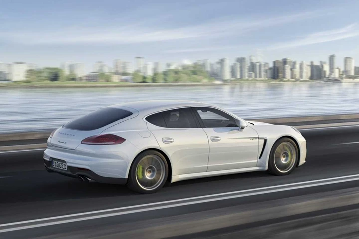 Nuova Porsche Panamera: nel 2017 con motori inediti