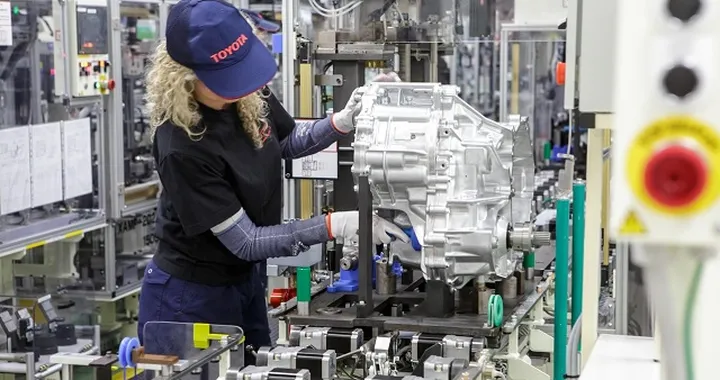 Toyota produce in Europa nuove trasmissioni per motori ibridi