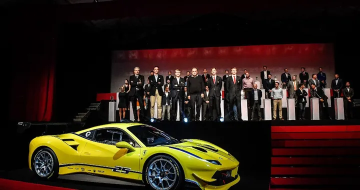 Ferrari 488 Challenge: versione racing da 670 cavalli