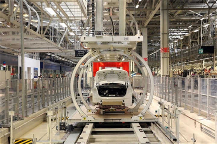 Bmw: maxi investimento nella joint venture cinese