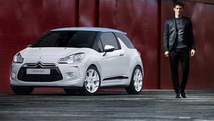 La Citroen DS3 sfila con la moda milanese