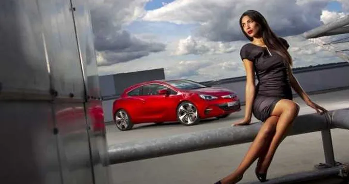 Opel GTC Paris Concept: a Parigi la futura Astra coupé