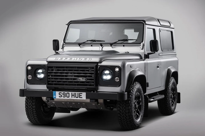 Land Rover Defender 2.000.000: immagini ufficiali