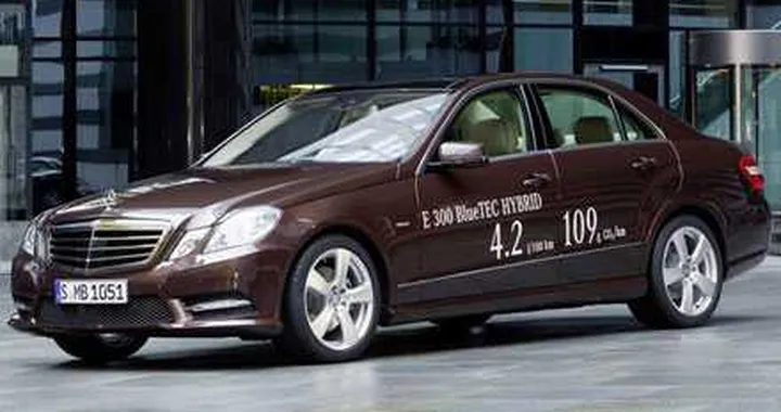 Mercedes Classe E Hybrid al Salone di Detroit