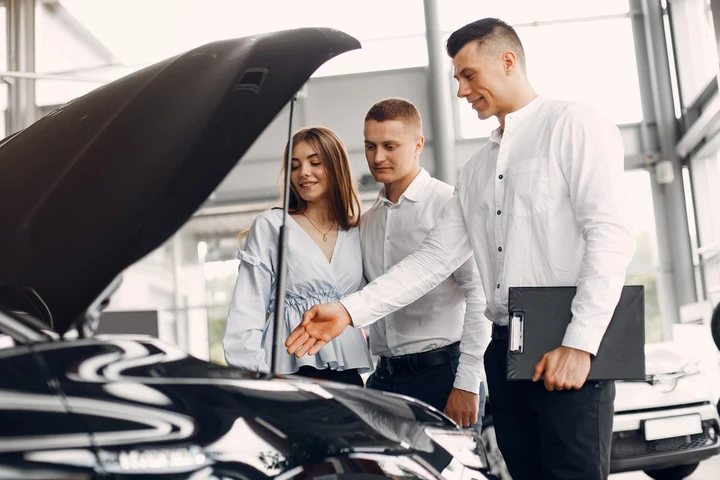 Frodi sul contachilometri e danni nascosti: l’Italia tra i mercati auto più trasparenti