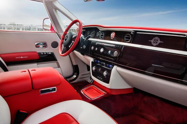Rolls Royce Phantom Coupè Al-Adiyat: le immagini ufficiali