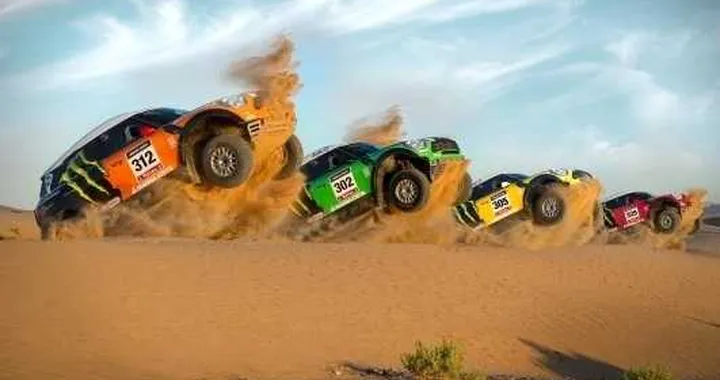 Dakar 2012: tripletta Mini nella prima tappa