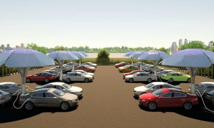 SolarBotanic Trees: ecco l'albero stazione di ricarica