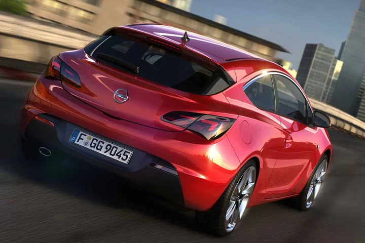Opel Astra GTC: primi rendering ufficiali