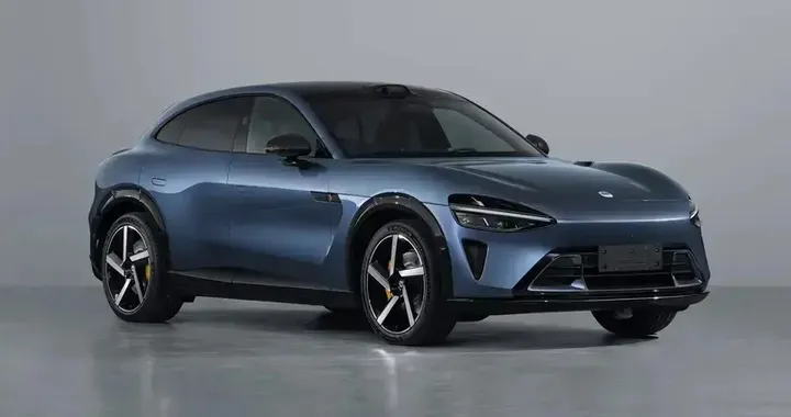 Xiaomi entra a gamba tesa nei motori: il futuristico SUV YU7 è realtà