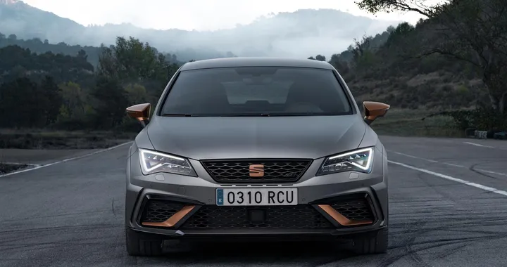 Seat Leon Cupra R: prezzo da 46.200 euro