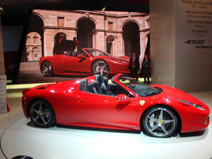Ferrari 458 Spider: un’emozione da 226.800 euro