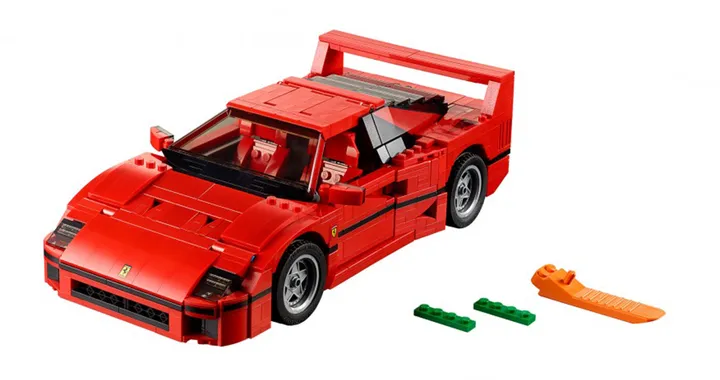 Ferrari F40: nuovo kit realizzato con i Lego