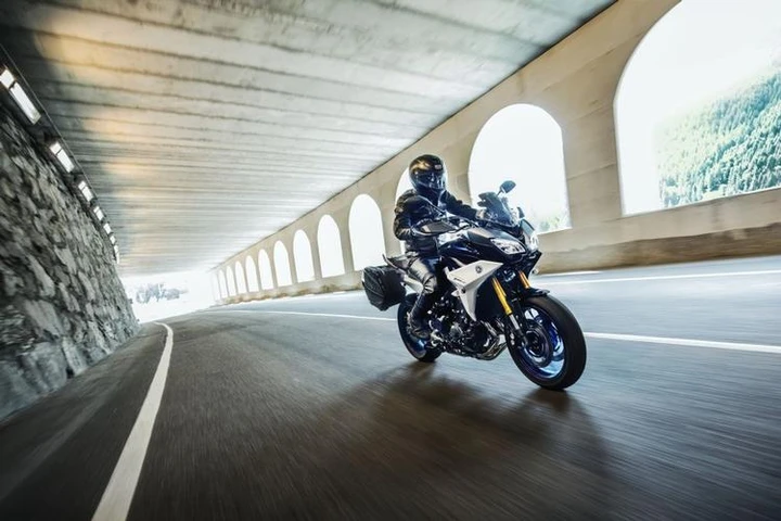 Yamaha Tracer 900 e 900 GT 2018: prezzi da 10.590 euro