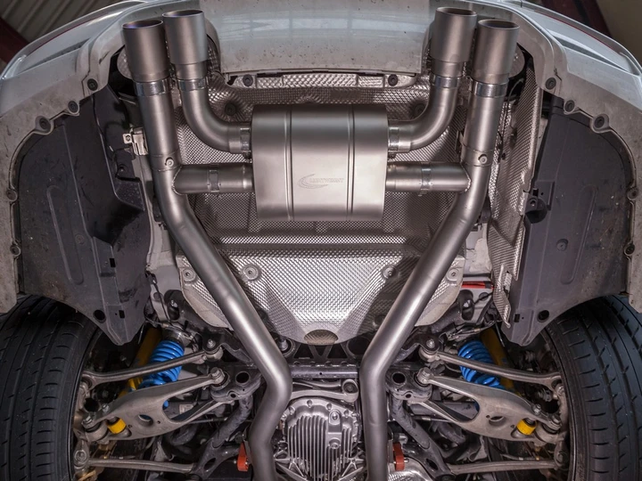 Bmw M4R di Carbonfiber Dynamics