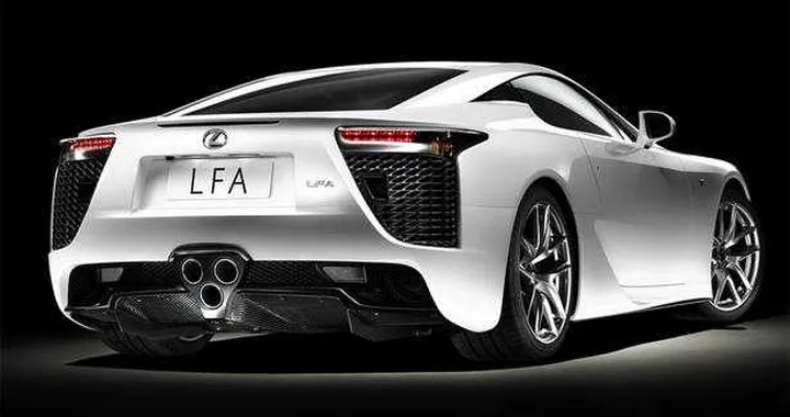 Lexus prepara l'erede della LFA