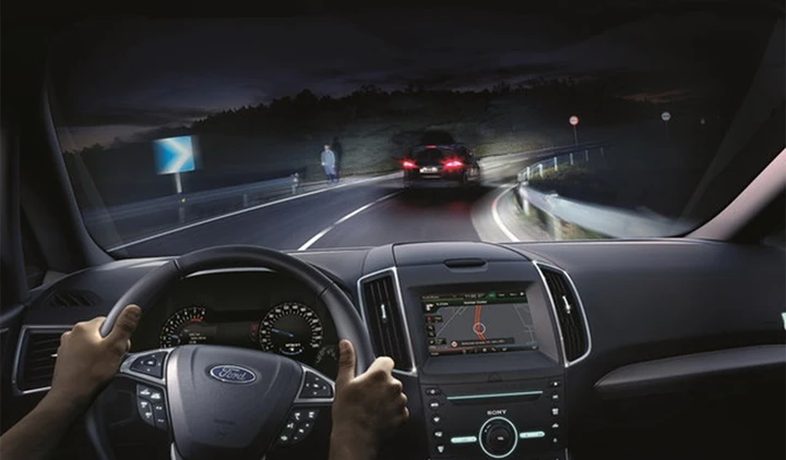 Ford, i fari intelligenti sono realtà