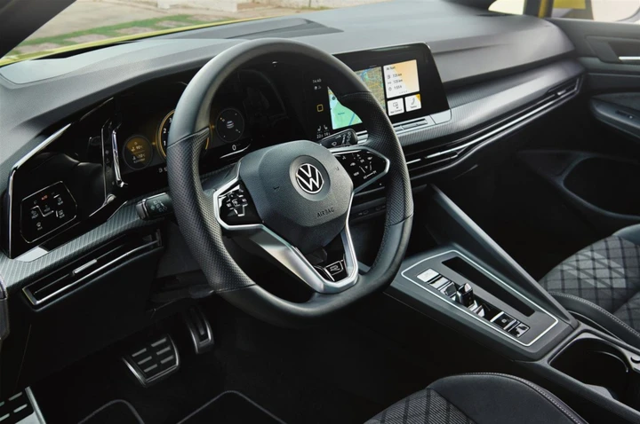 Volkswagen Golf 8 R-Line 2020: immagini ufficiali