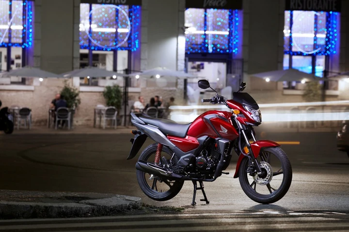 Honda: la nuova CB 125 F promette 66,7 km/l