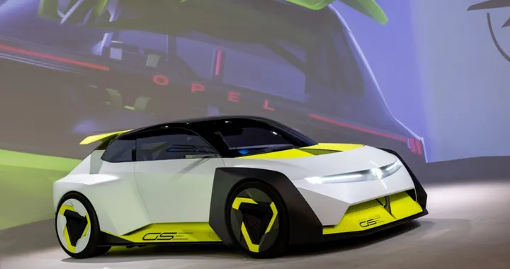 Opel Corsa Vision GT: dalla pista di Gran Turismo 7 alla realtà