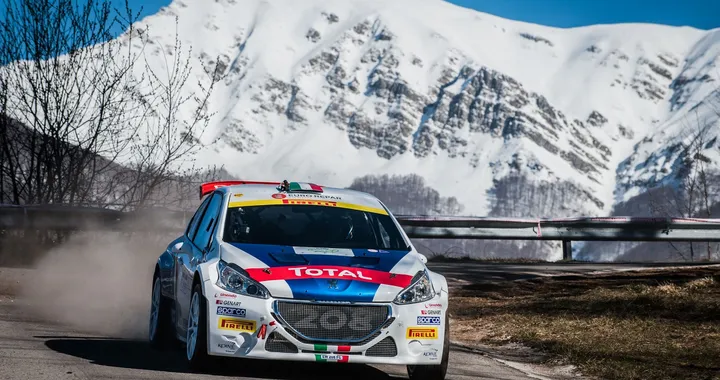 Peugeot: sulla neve con Andreucci e la 208T16