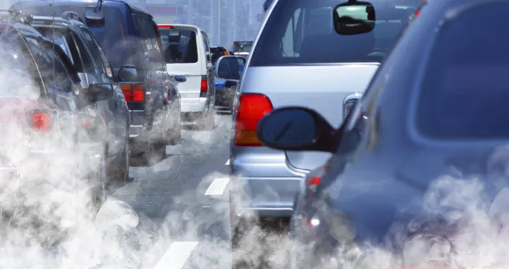 Inquinamento auto: in Italia netto calo delle emissioni nocive di CO2