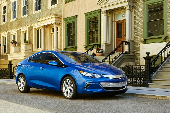Nuova Chevrolet Volt 2015: le immagini ufficiali