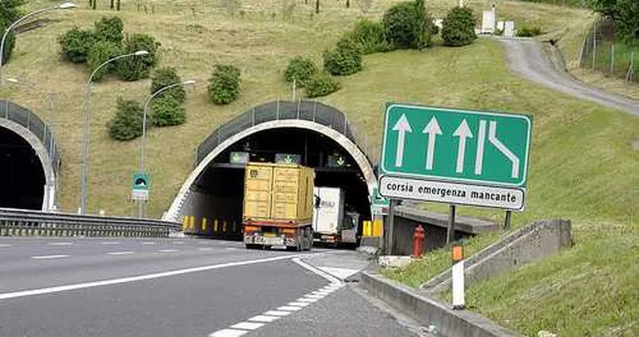 Se ti scappa e la fai per strada, violi il Codice