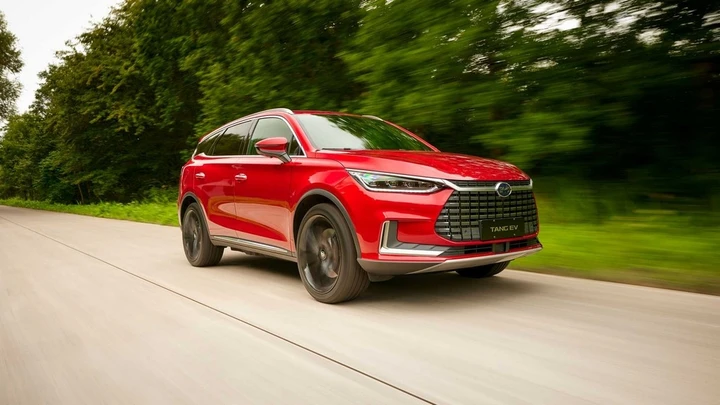 BYD Tang: le immagini