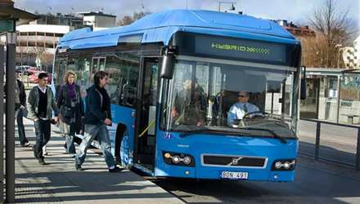 Volvo testa l’autobus ibrido: in produzione nel 2010