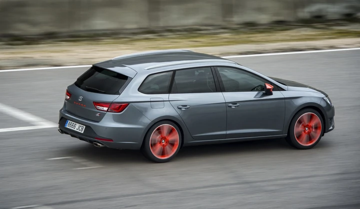 Nuova Seat Leon ST Cupra: primo contatto