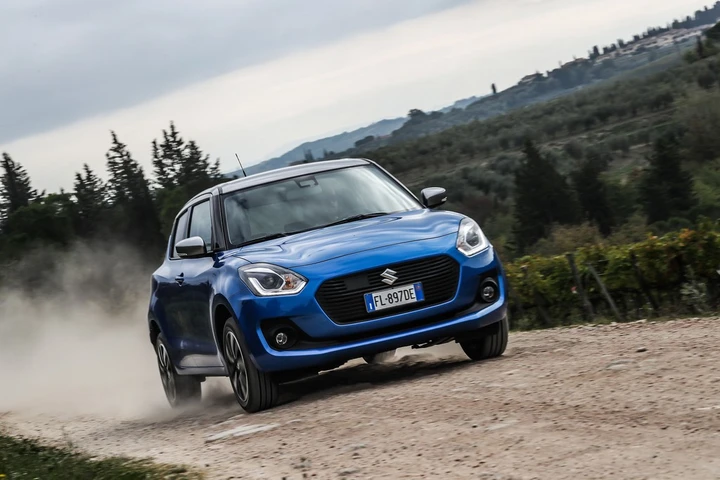 Suzuki Swift 1.2 Hybrid TOP 4WD: 4x4 e ibrida