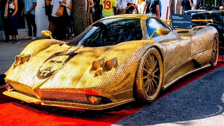 Pagani Zonda F realizzata con monete: un capolavoro artistico