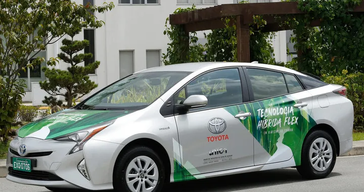 Toyota Prius: svelato il prototipo ibrido ad etanolo