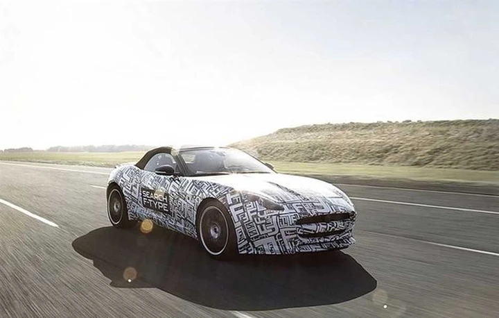 Jaguar F-Type: il debutto al Salone di Parigi