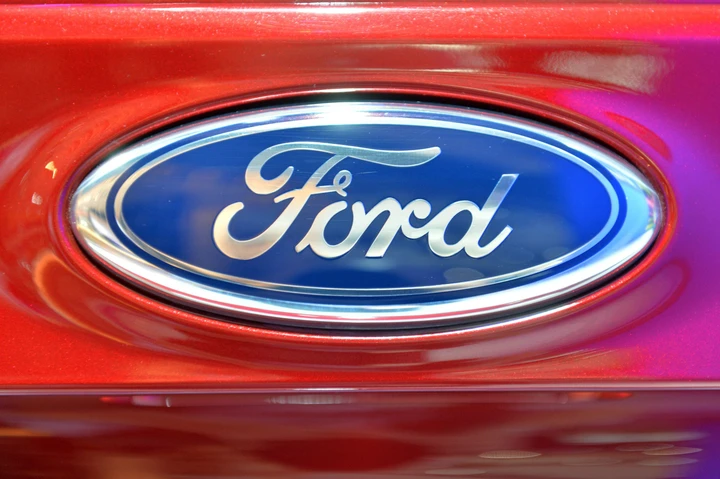 Ford storia logo: semplicità ed efficacia