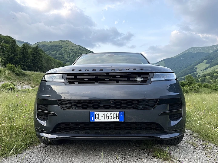 Range Rover Sport plug-in hybrid: le foto della prova su strada