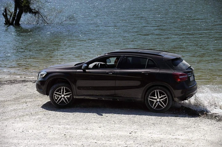 Mercedes GLA Enduro: le foto ufficiali