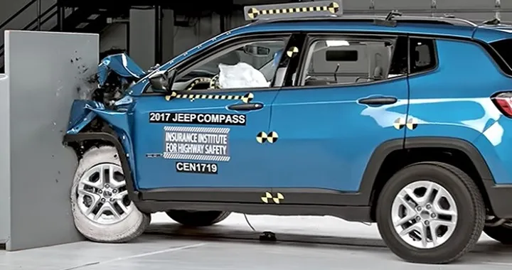 Crash test IIHS: Top Safety Pick per Jeep Compass
