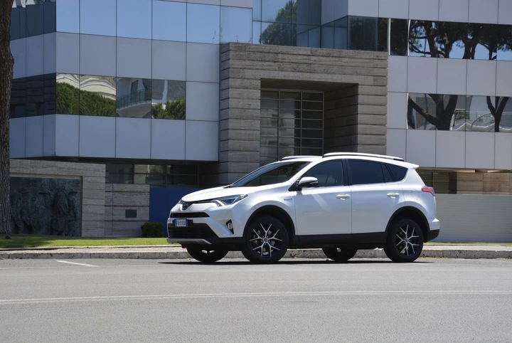Toyota Rav 4 Hybrid: la prova su strada