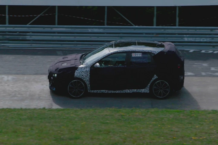 Hyundai i30 N: primi teaser al Nurburgring della nuova compatta sportiva