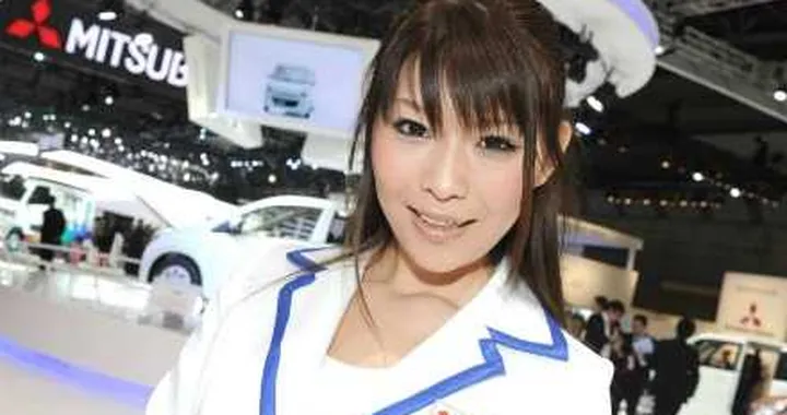 Ragazze da salone: meglio Tokyo o il Motor Show?