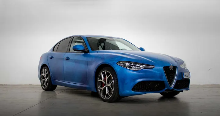 Alfa Romeo Giulia Grand Tour: arte in movimento targata Hertz e Garage Italia